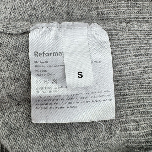 Reformation Gray Cashmere & Wool Sweater in Gray Size S Small V Neck Ribbed - Picture 5 of 6